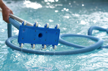 Pool cleaning service by Pool Fix Texas
